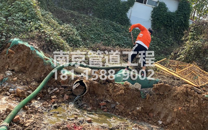 263龙袍工地化粪池清理