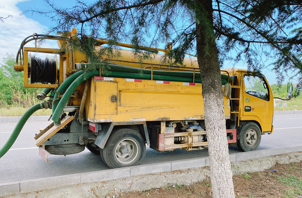 龙袍清洗抽粪车