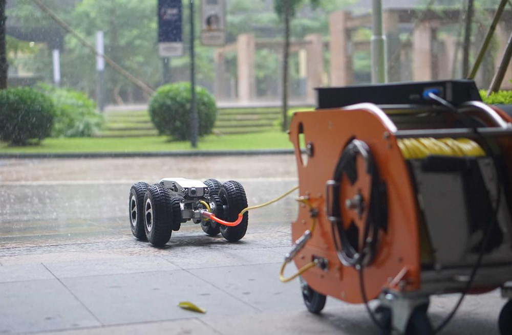 龙袍管道检测机器人